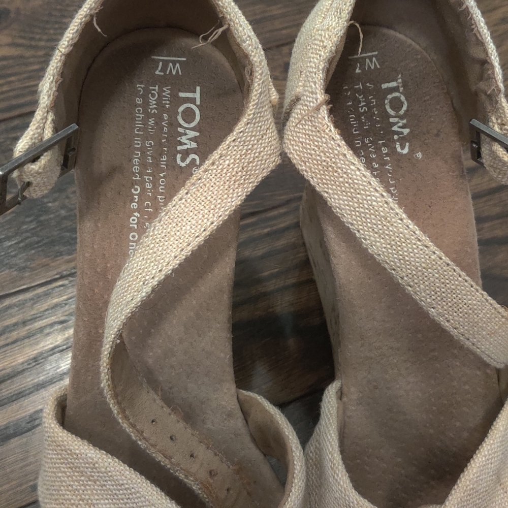 Toms Wedges - Picture 4 of 4
